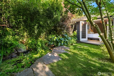 5414 SW Beach Drive Terrace Seattle WA 98116
