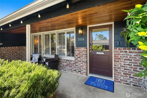 5414 SW Beach Drive Terrace Seattle WA 98116