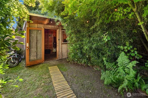 5414 SW Beach Drive Terrace Seattle WA 98116