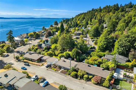 5414 SW Beach Drive Terrace Seattle WA 98116