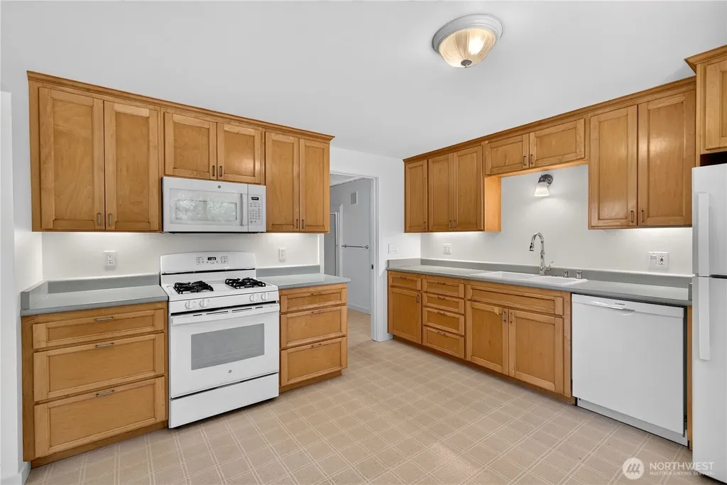 12302 7th Place SW Seattle WA 98146