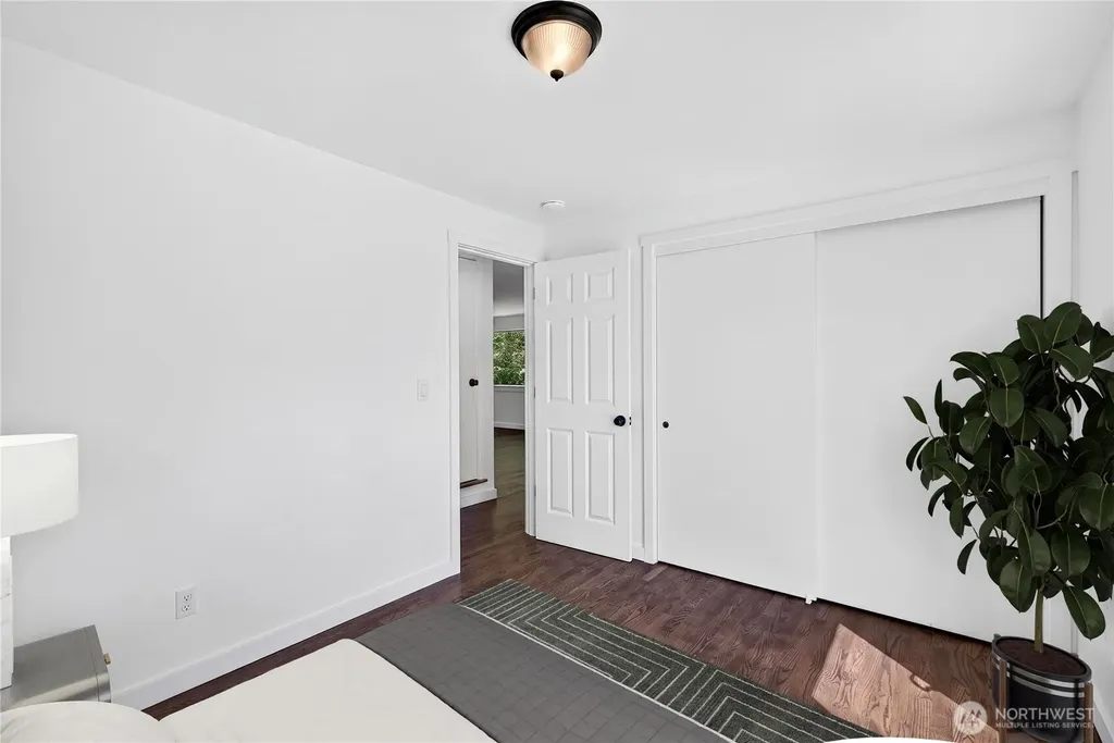12302 7th Place SW Seattle WA 98146