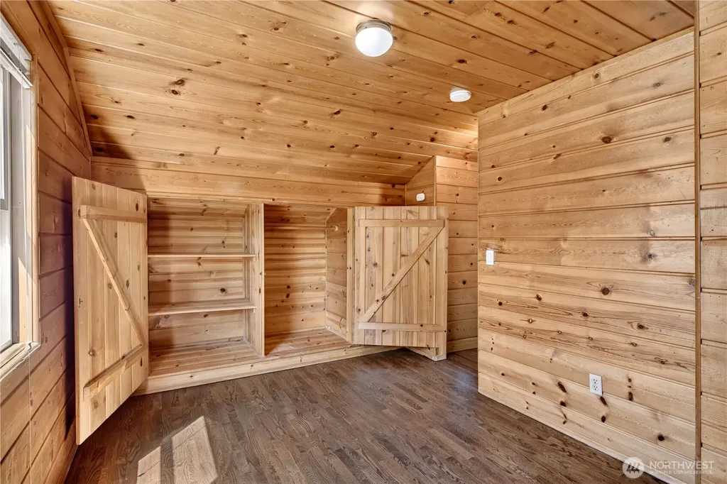 12302 7th Place SW Seattle WA 98146