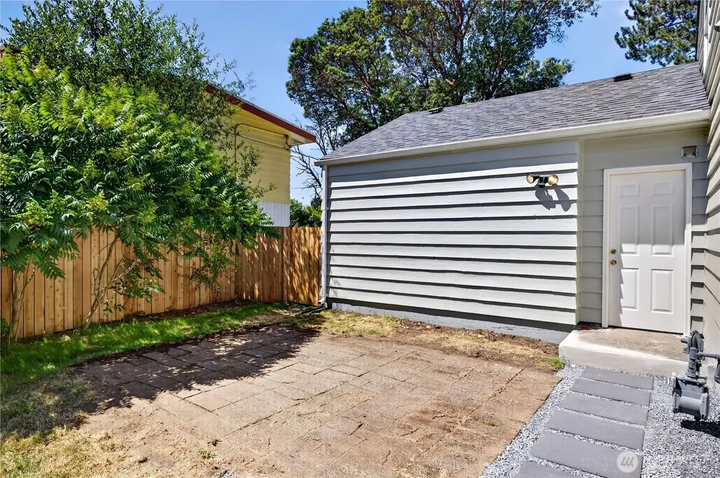 12302 7th Place SW Seattle WA 98146