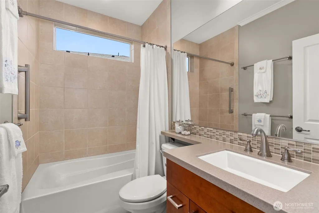 8301 Orcas Loop NE Lacey WA 98516
