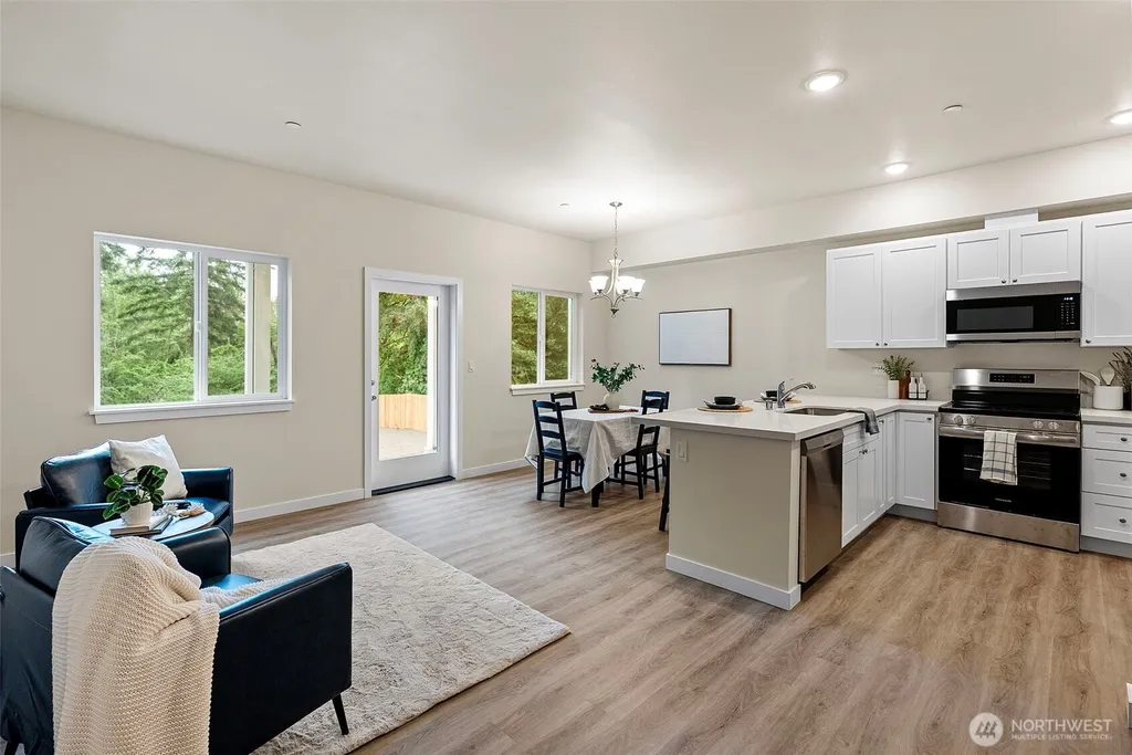 5158 W Francis Street Bremerton WA 98312
