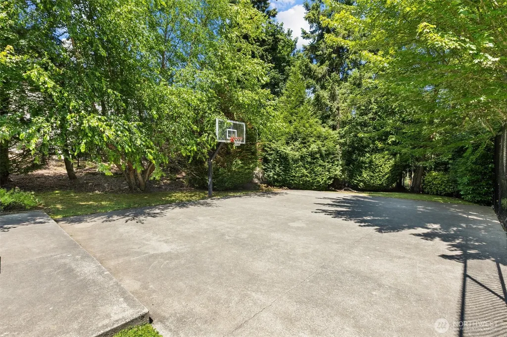 16198 SE 51st Place Bellevue WA 98006