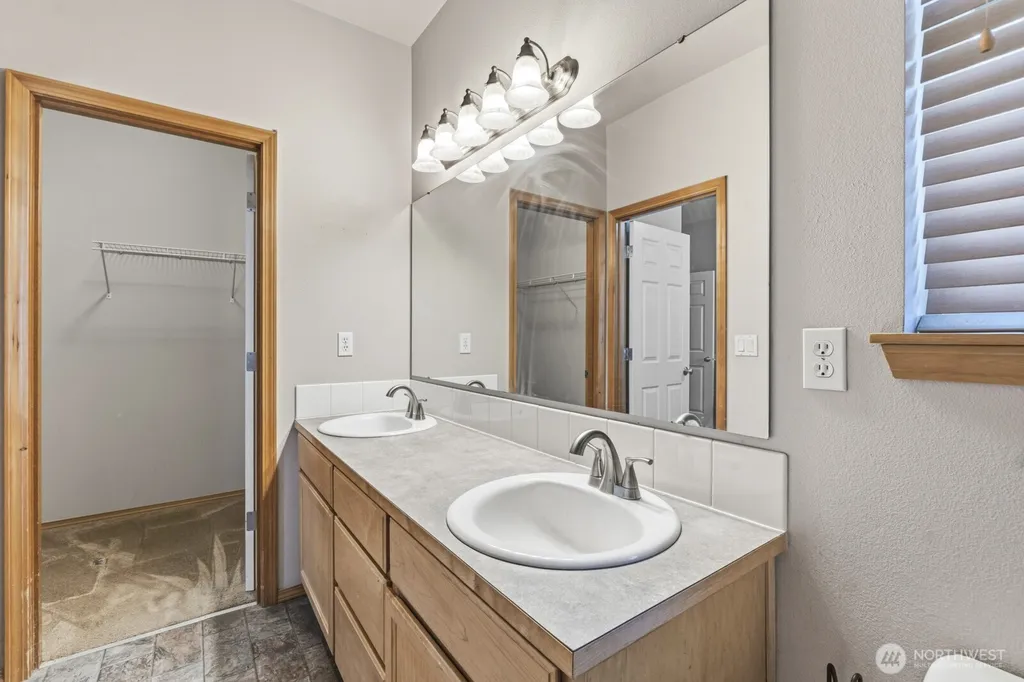 6959 Bailey Street SE Lacey WA 98513
