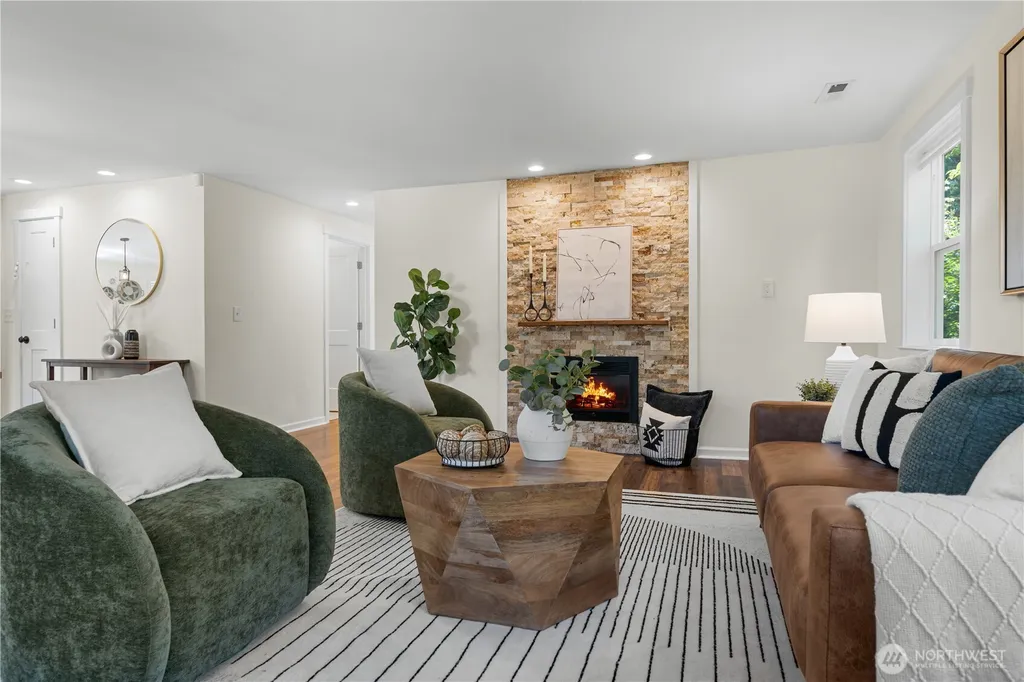 12032 38th Avenue NE Seattle WA 98125