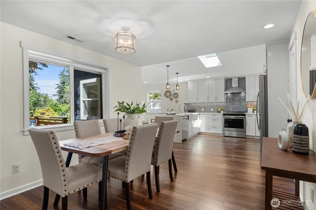 12032 38th Avenue NE Seattle WA 98125
