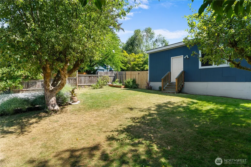 12032 38th Avenue NE Seattle WA 98125