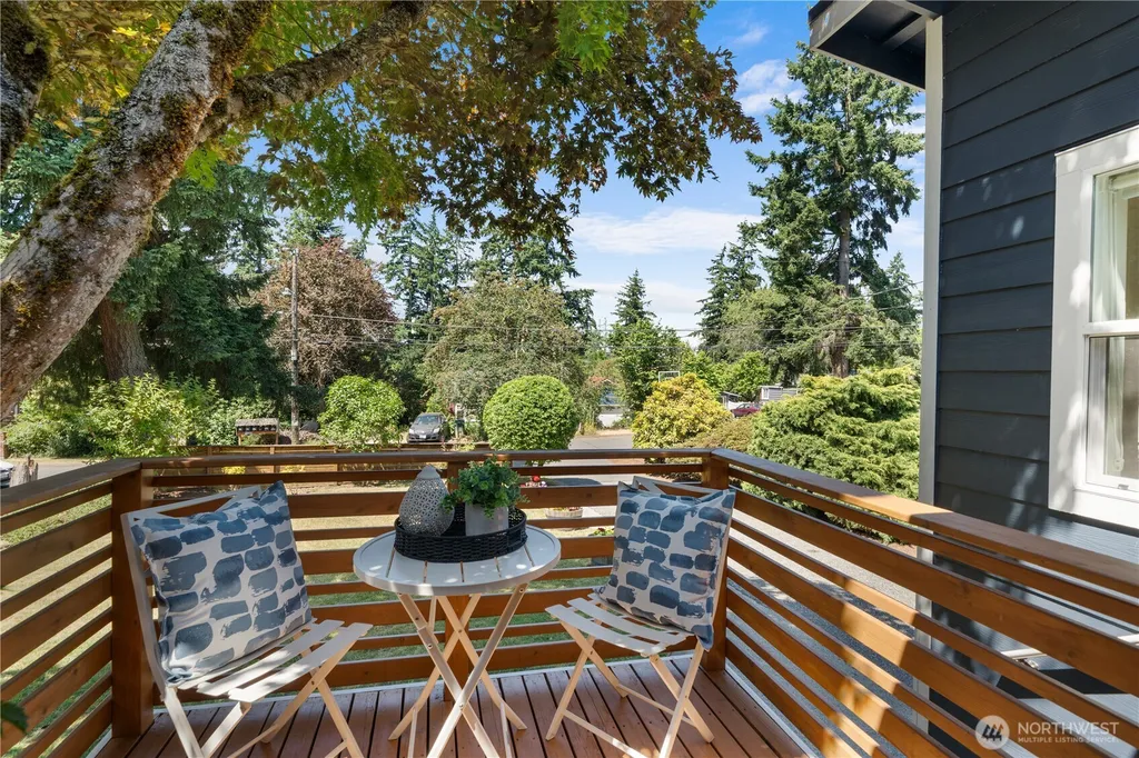 12032 38th Avenue NE Seattle WA 98125