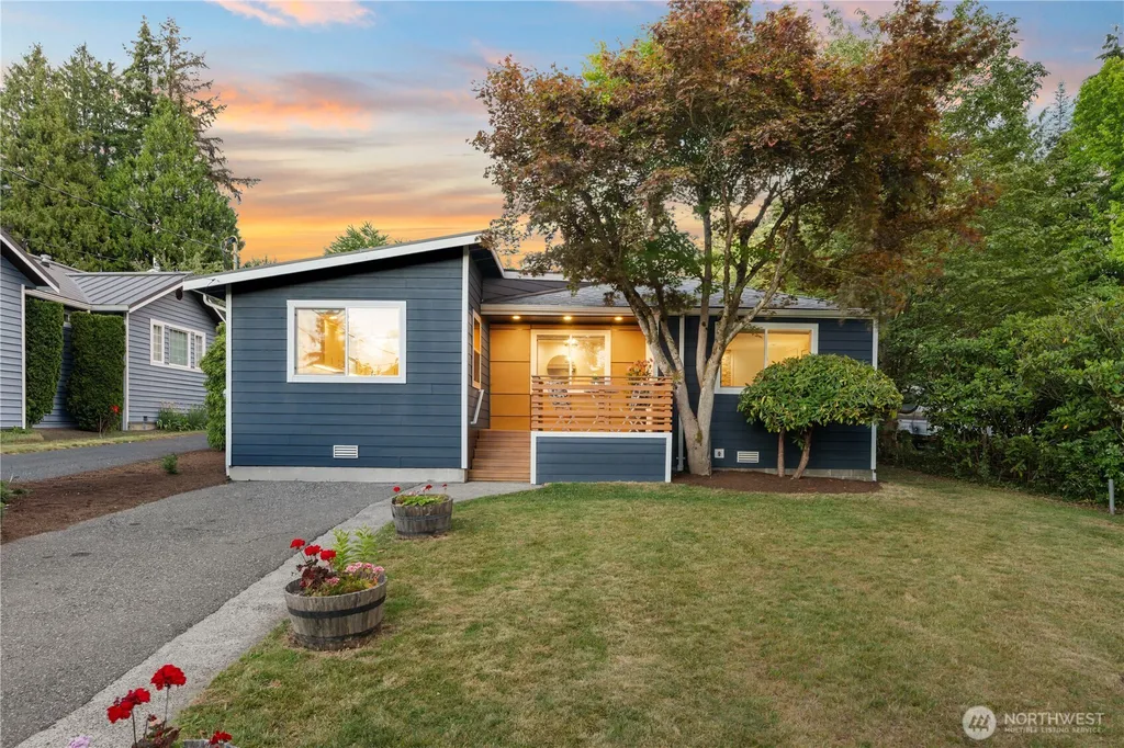 12032 38th Avenue NE Seattle WA 98125