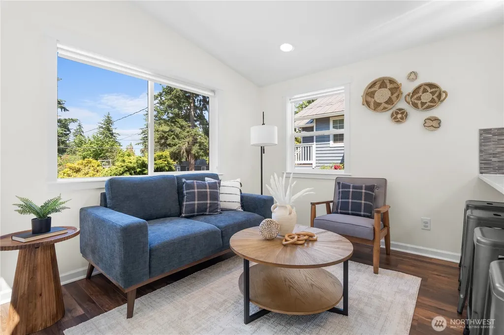 12032 38th Avenue NE Seattle WA 98125