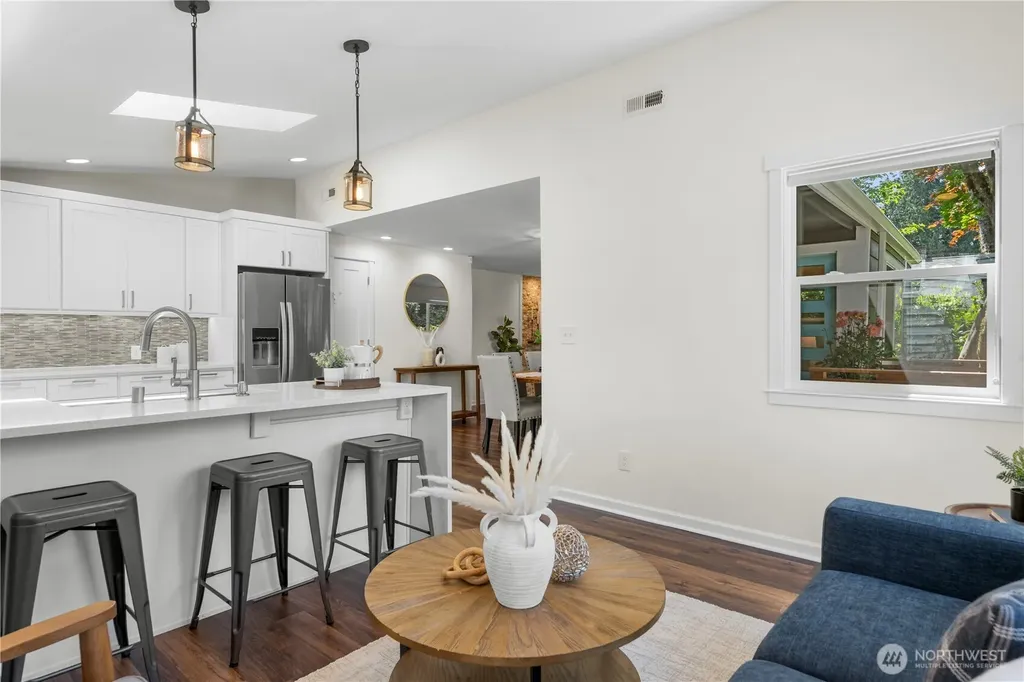 12032 38th Avenue NE Seattle WA 98125
