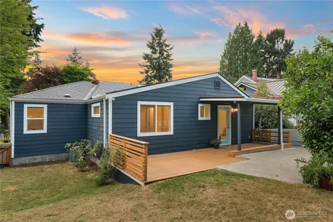 12032 38th Avenue NE Seattle WA 98125