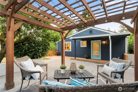12032 38th Avenue NE Seattle WA 98125