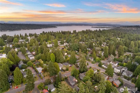 12032 38th Avenue NE Seattle WA 98125