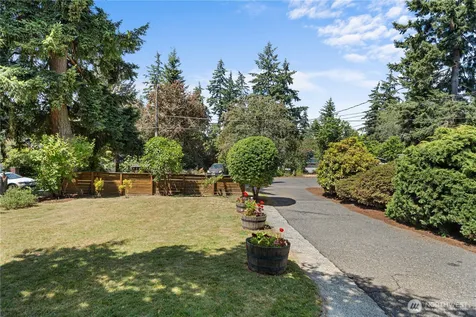 12032 38th Avenue NE Seattle WA 98125