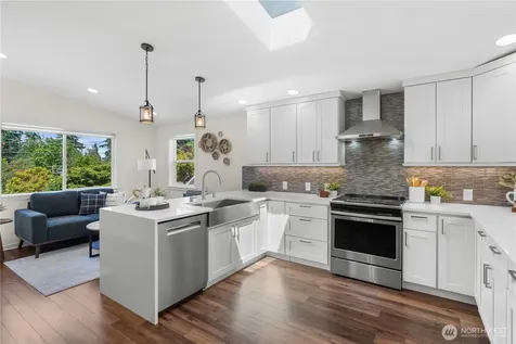 12032 38th Avenue NE Seattle WA 98125