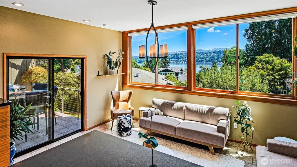 9426 SE 52nd Street Mercer Island WA 98040