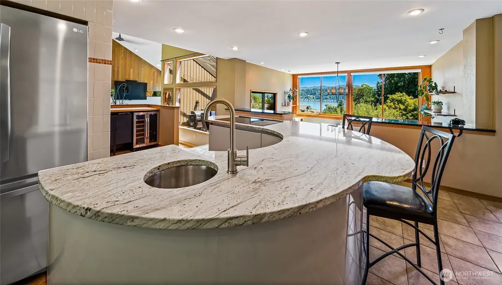 9426 SE 52nd Street Mercer Island WA 98040