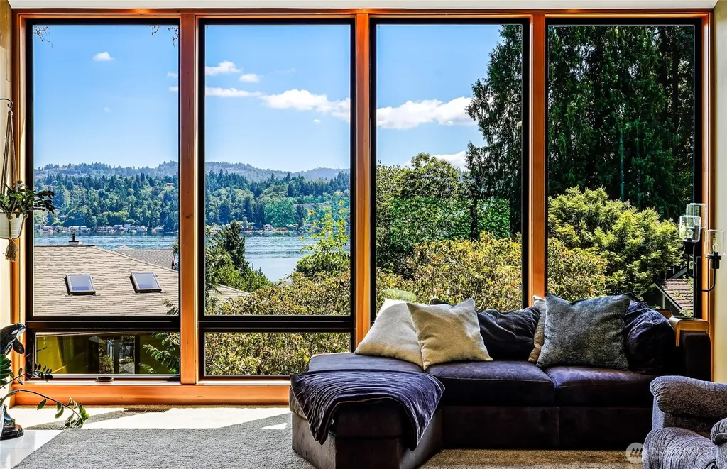 9426 SE 52nd Street Mercer Island WA 98040