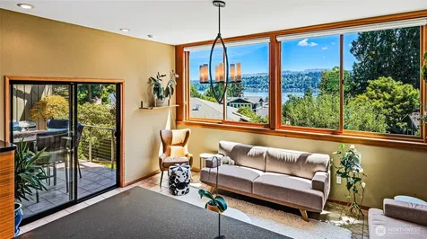 9426 SE 52nd Street Mercer Island WA 98040