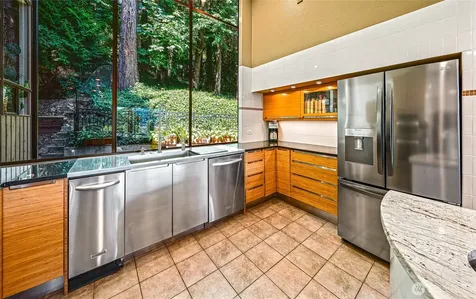 9426 SE 52nd Street Mercer Island WA 98040