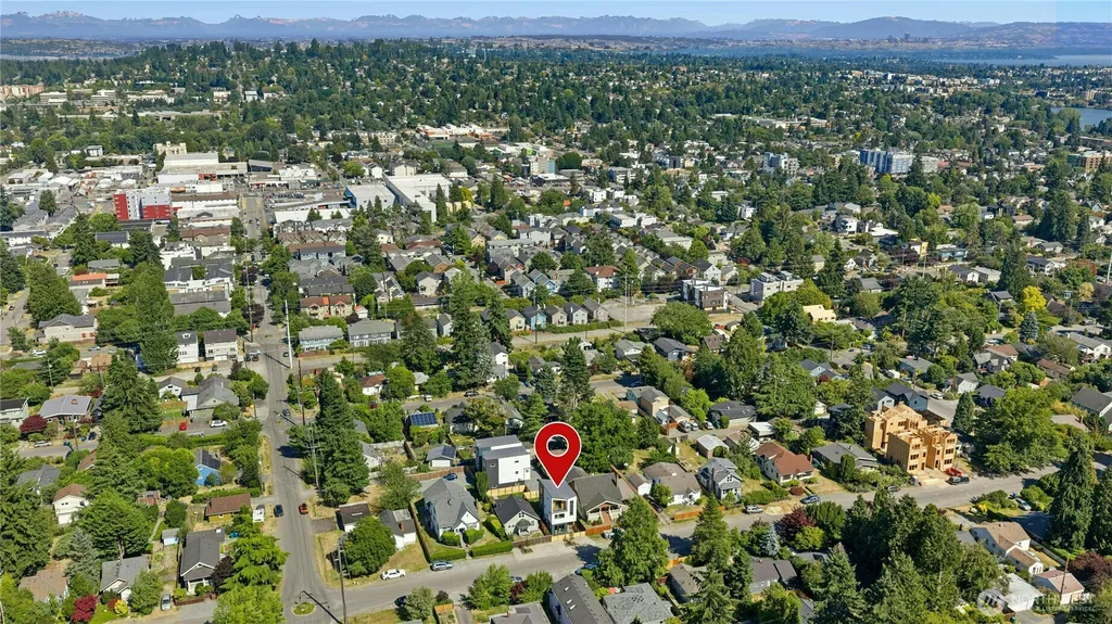 9240 Dayton Avenue N Seattle WA 98103