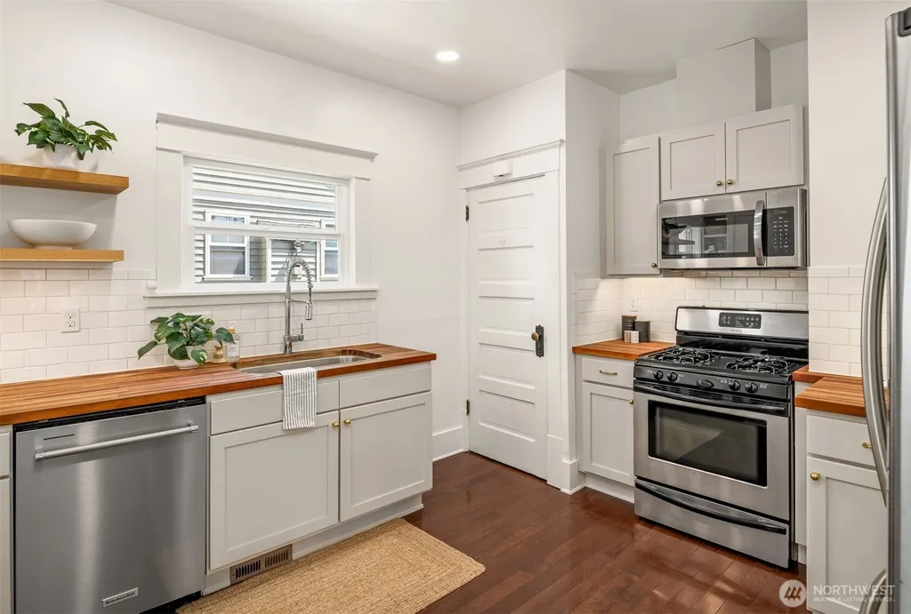 1132 NW 56th Street Seattle WA 98107