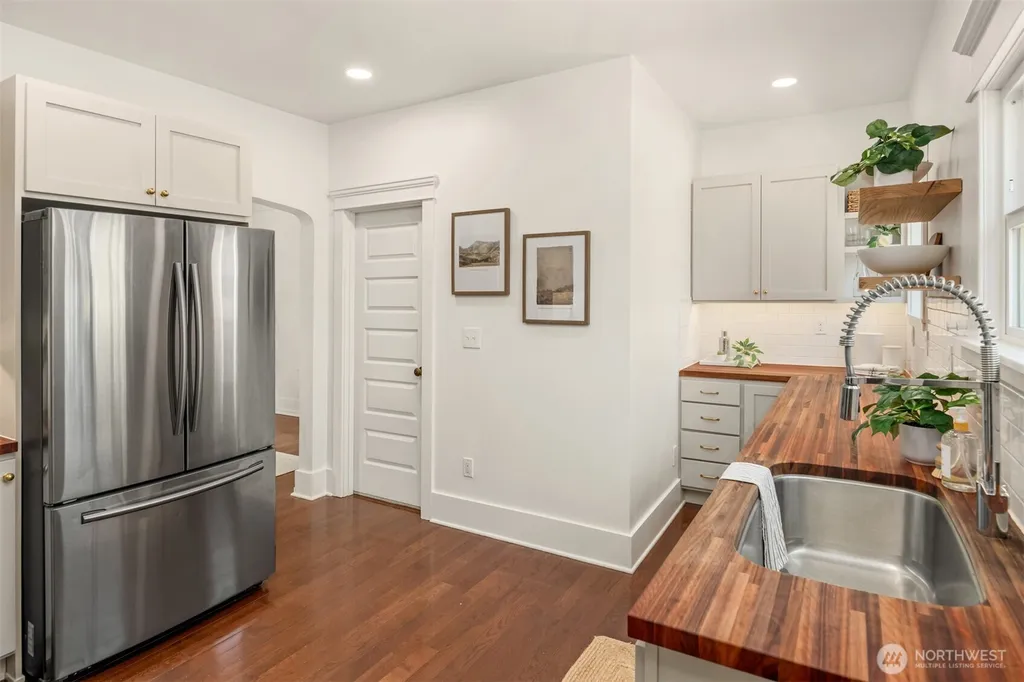 1132 NW 56th Street Seattle WA 98107