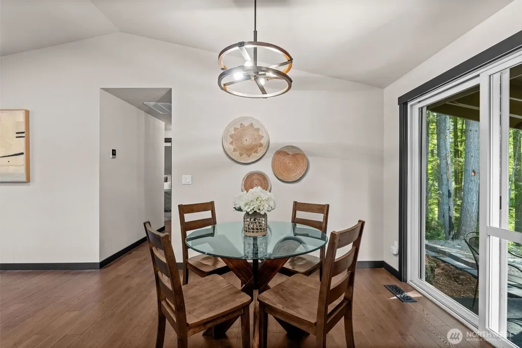 940 Hillandale Drive E Port Orchard WA 98366