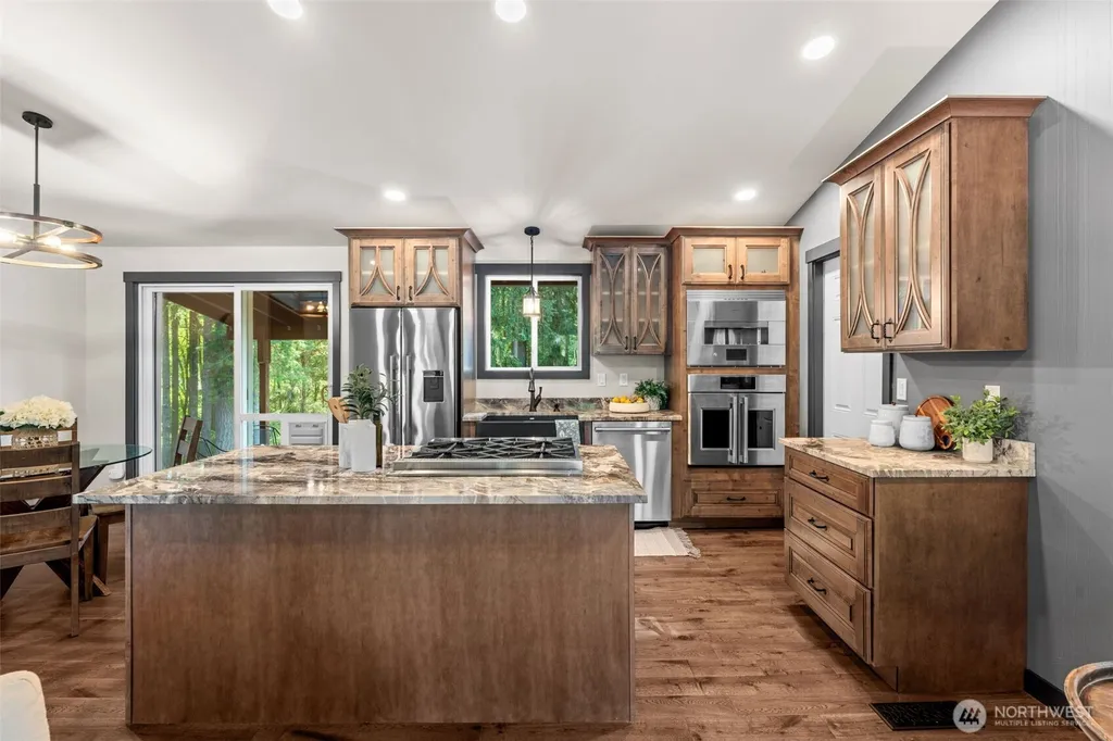 940 Hillandale Drive E Port Orchard WA 98366