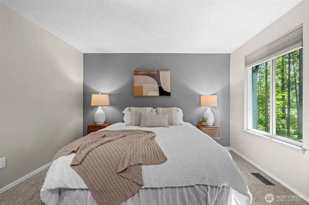 940 Hillandale Drive E Port Orchard WA 98366