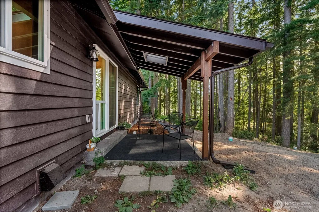 940 Hillandale Drive E Port Orchard WA 98366