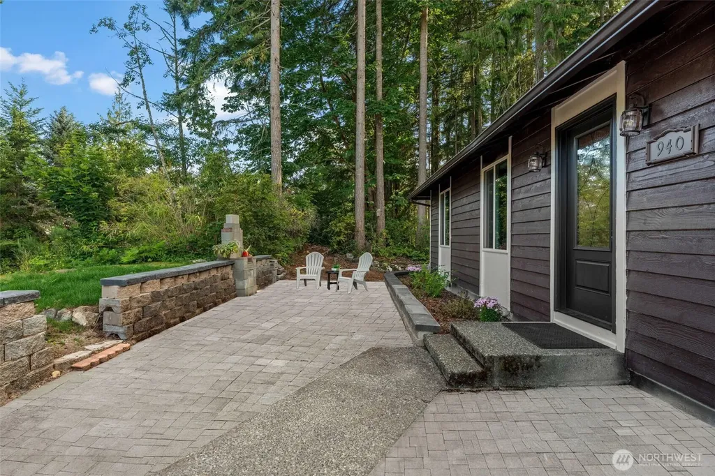 940 Hillandale Drive E Port Orchard WA 98366