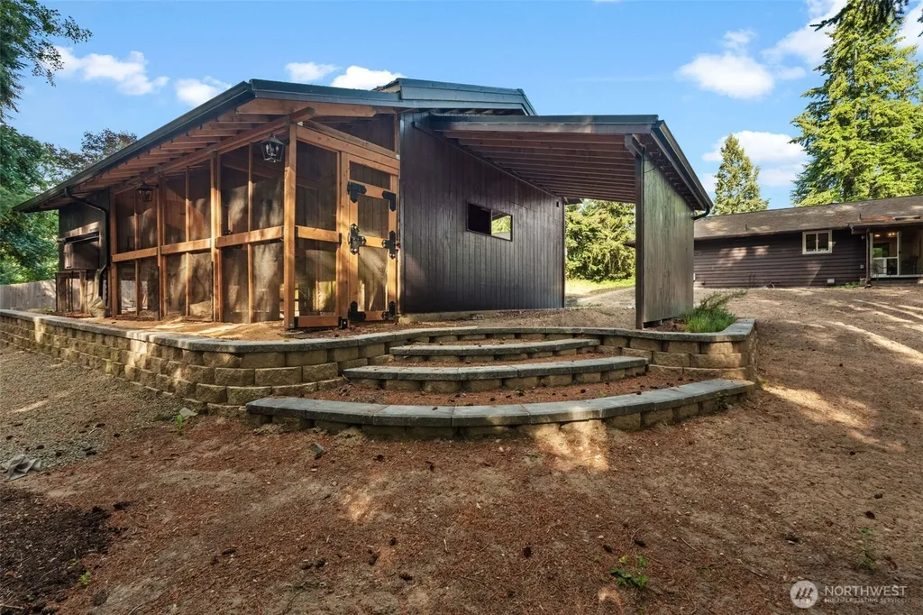 940 Hillandale Drive E Port Orchard WA 98366