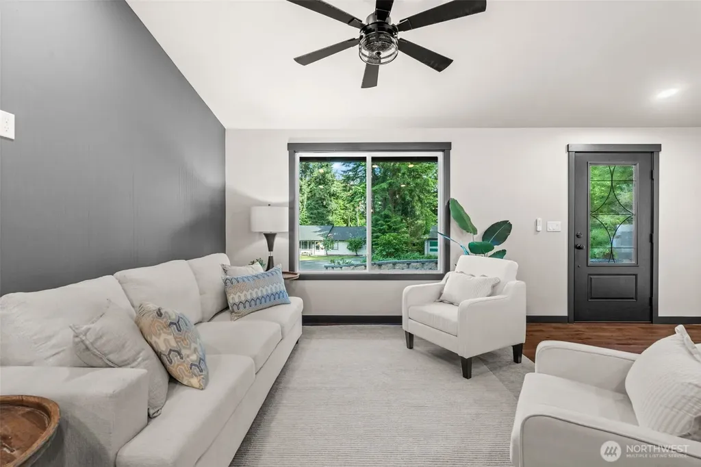 940 Hillandale Drive E Port Orchard WA 98366