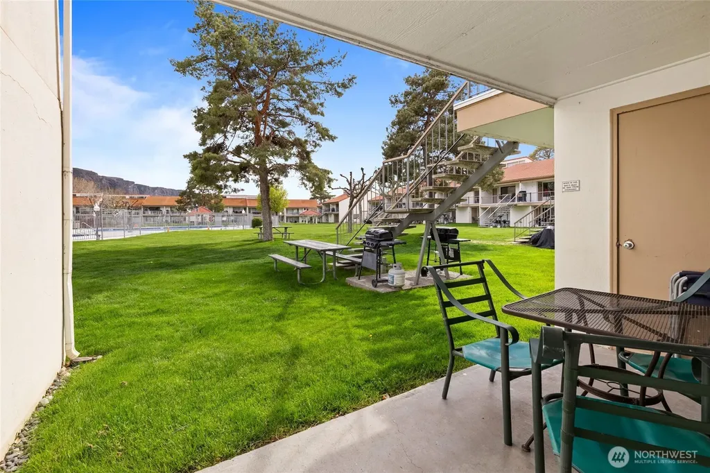 8903 Crescent Bar Road NW Quincy WA 98848