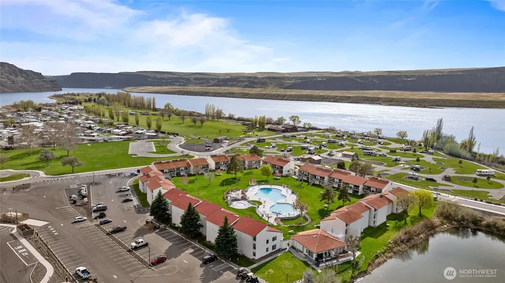 8903 Crescent Bar Road NW Quincy WA 98848