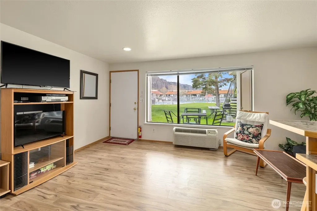 8903 Crescent Bar Road NW Quincy WA 98848