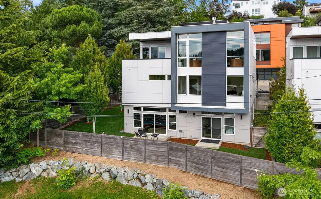 5022 Puget Boulevard SW Seattle WA 98106