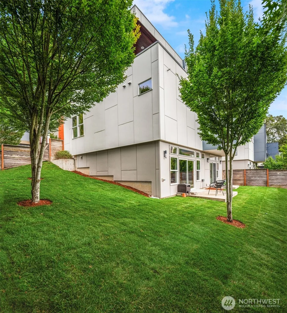 5022 Puget Boulevard SW Seattle WA 98106