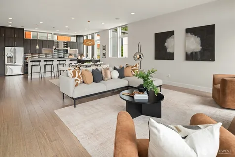 5022 Puget Boulevard SW Seattle WA 98106