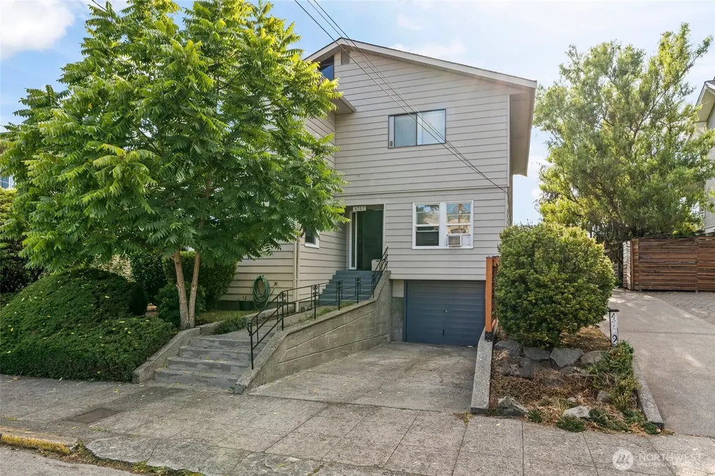 4707 Phinney Avenue N Seattle WA 98103