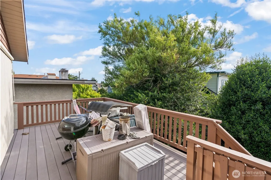 4707 Phinney Avenue N Seattle WA 98103