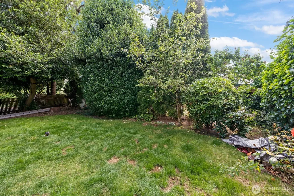 4707 Phinney Avenue N Seattle WA 98103