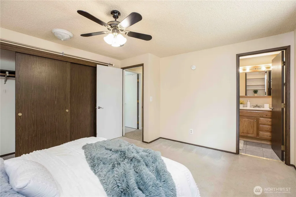 5194 Granada Place SE Port Orchard WA 98367