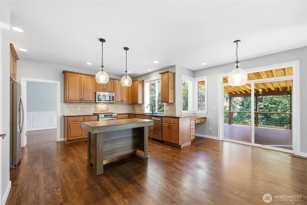 23490 Guinness Place NW Poulsbo WA 98370